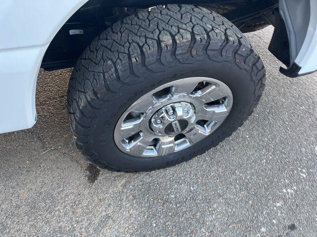Photo of 2023 Oxford White Ford F-250