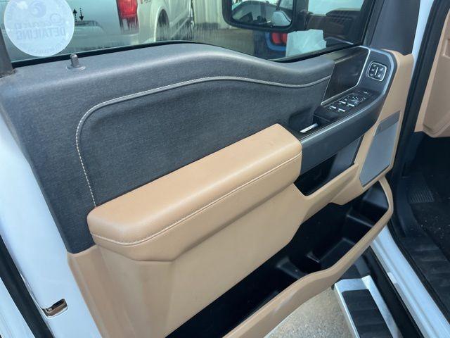 Photo of 2023 Oxford White Ford F-250