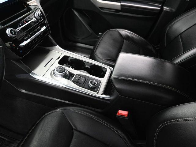 Photo of 2022 Black Metallic Ford Explorer