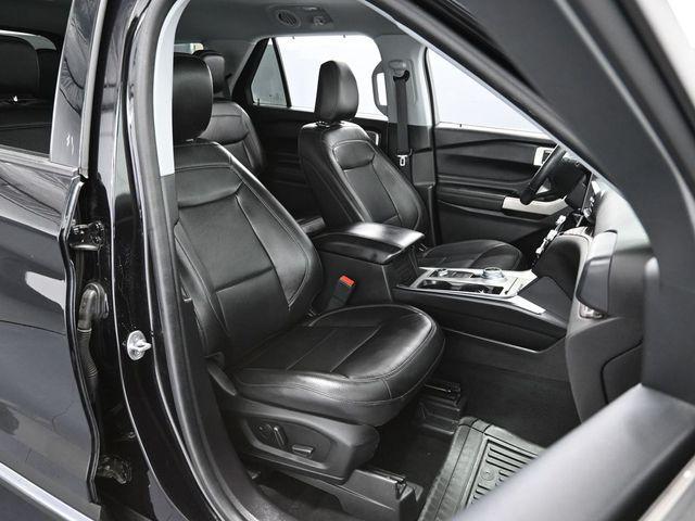 Photo of 2022 Black Metallic Ford Explorer