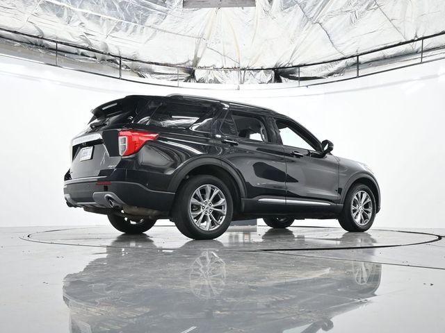 Photo of 2022 Black Metallic Ford Explorer