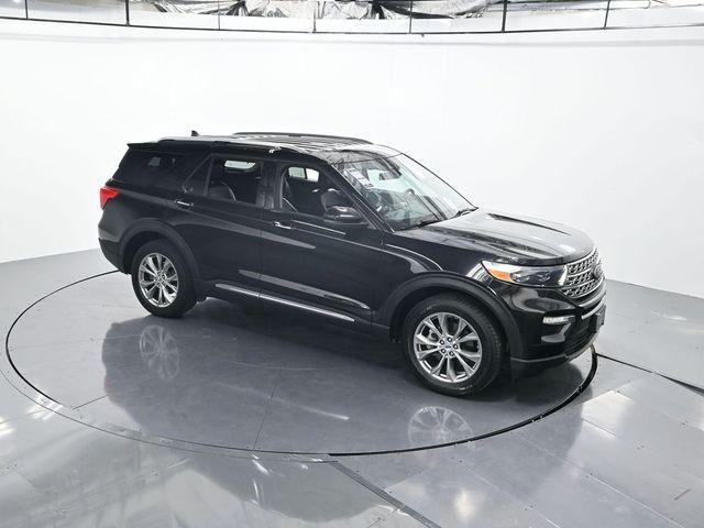 Photo of 2022 Black Metallic Ford Explorer