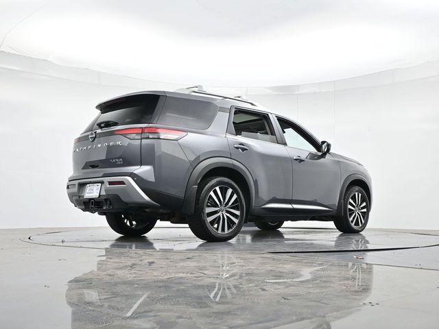 Photo of 2024 Gun Metallic Nissan Pathfinder