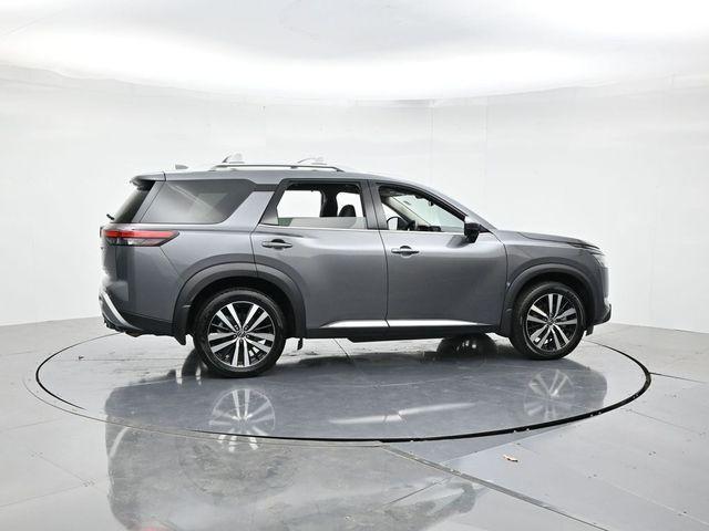 Photo of 2024 Gun Metallic Nissan Pathfinder
