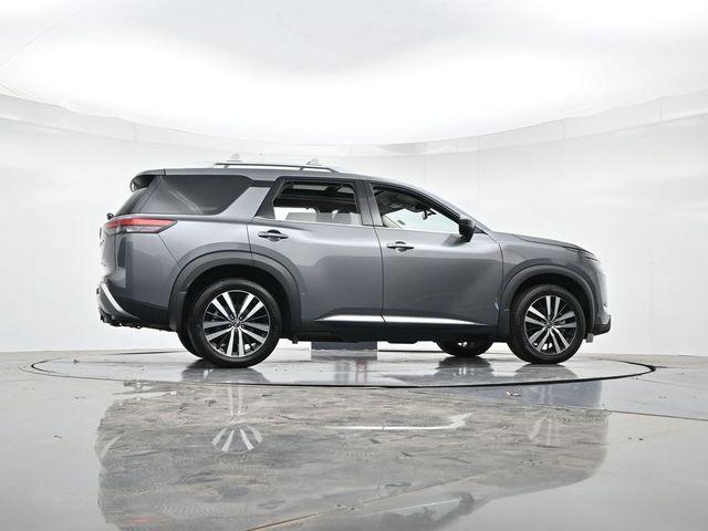 Photo of 2024 Gun Metallic Nissan Pathfinder
