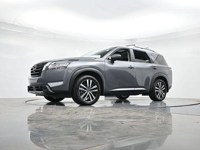 Photo of 2024 Gun Metallic Nissan Pathfinder