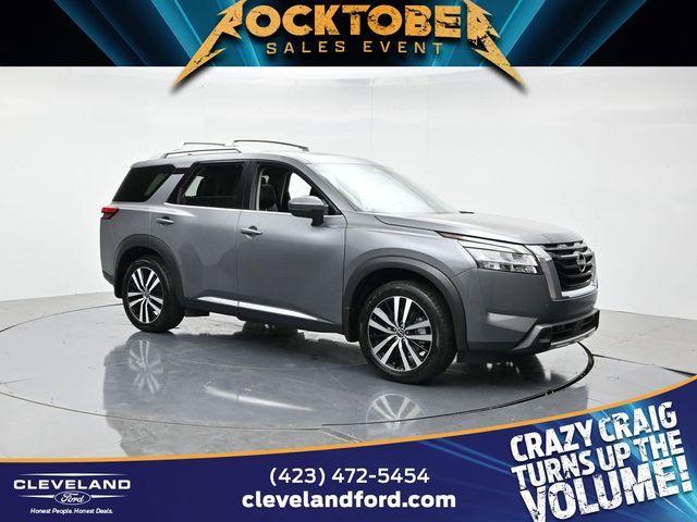 Photo of 2024 Gun Metallic Nissan Pathfinder