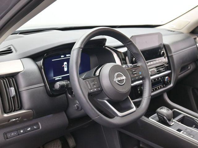 Photo of 2024 Gun Metallic Nissan Pathfinder