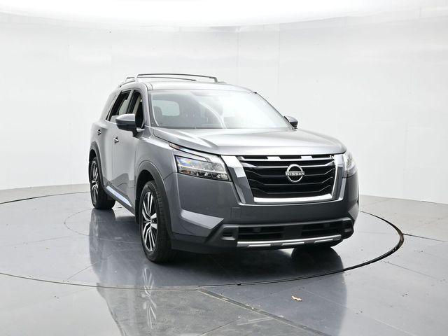 Photo of 2024 Gun Metallic Nissan Pathfinder