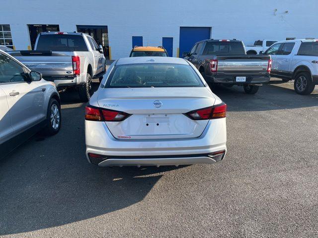 Photo of 2020 Brilliant Silver Metallic Nissan Altima