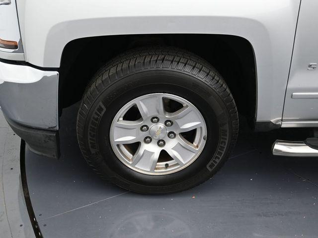 Photo of 2018 Silver Ice Metallic Chevrolet Silverado 1500