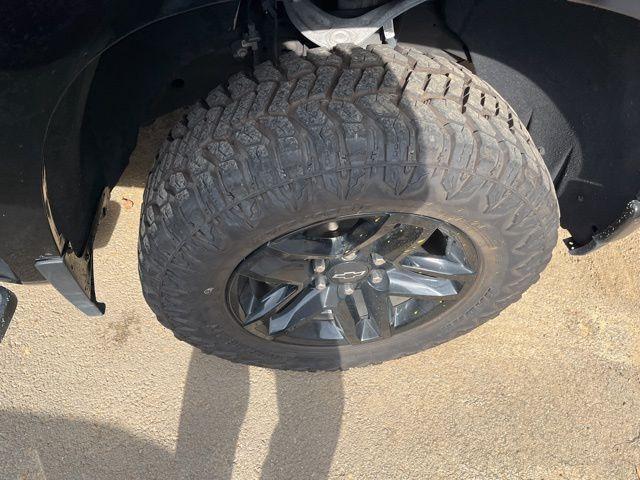 Photo of 2021 Black Chevrolet Silverado 1500