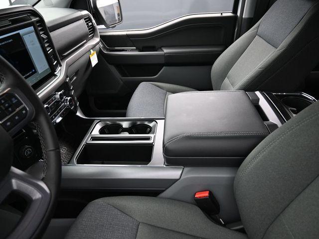 Photo of 2025 Oxford White Ford F-150