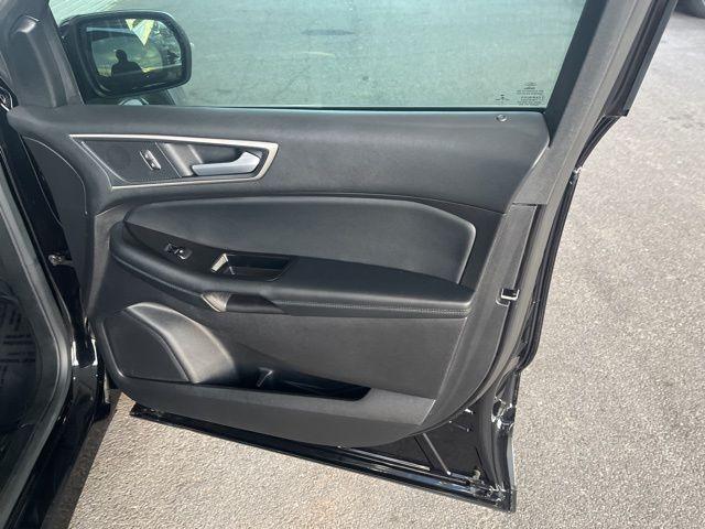 Photo of 2020 Black Ford Edge