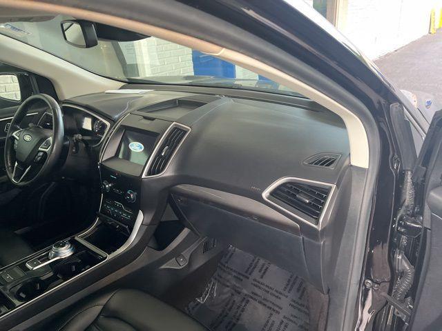 Photo of 2020 Black Ford Edge