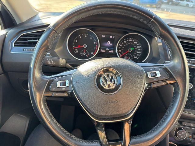 Photo of 2018 Platinum Gray Metallic Volkswagen Tiguan