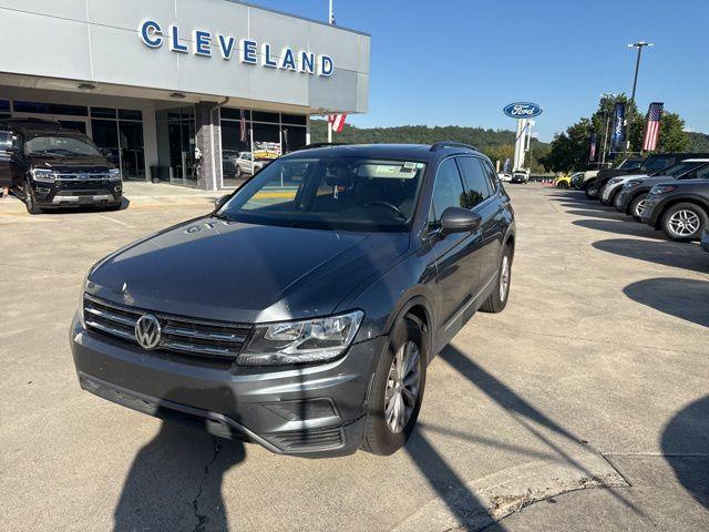 Photo of 2018 Platinum Gray Metallic Volkswagen Tiguan