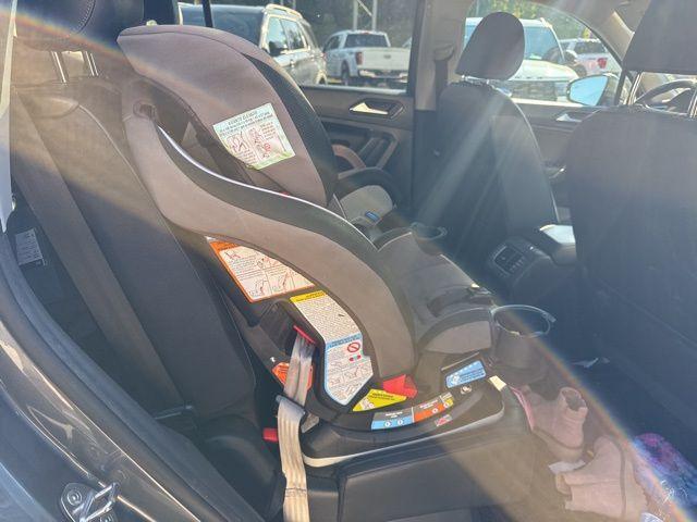 Photo of 2018 Platinum Gray Metallic Volkswagen Tiguan