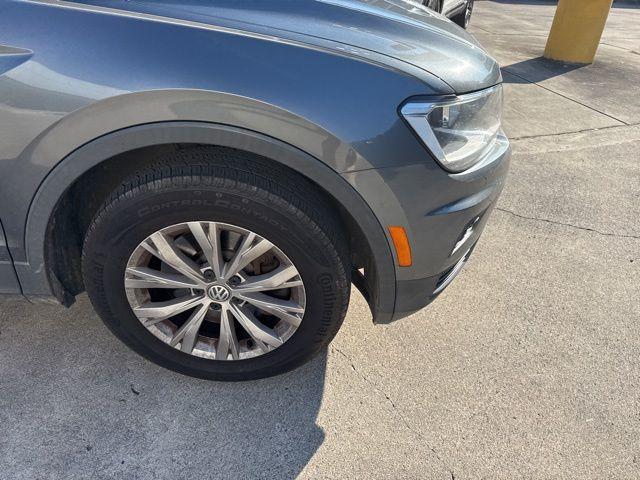 Photo of 2018 Platinum Gray Metallic Volkswagen Tiguan