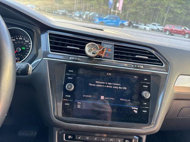 Photo of 2018 Platinum Gray Metallic Volkswagen Tiguan