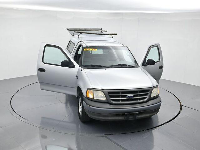 Photo of 2003 Silver Clearcoat Metallic Ford F-150