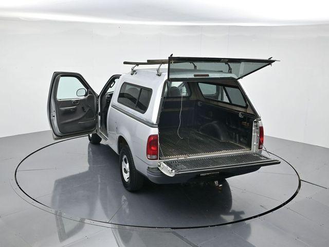 Photo of 2003 Silver Clearcoat Metallic Ford F-150