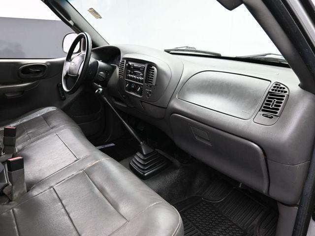 Photo of 2003 Silver Clearcoat Metallic Ford F-150