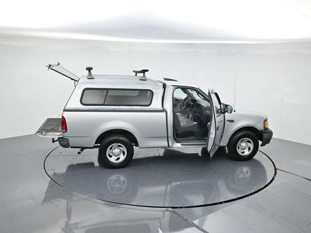 Photo of 2003 Silver Clearcoat Metallic Ford F-150