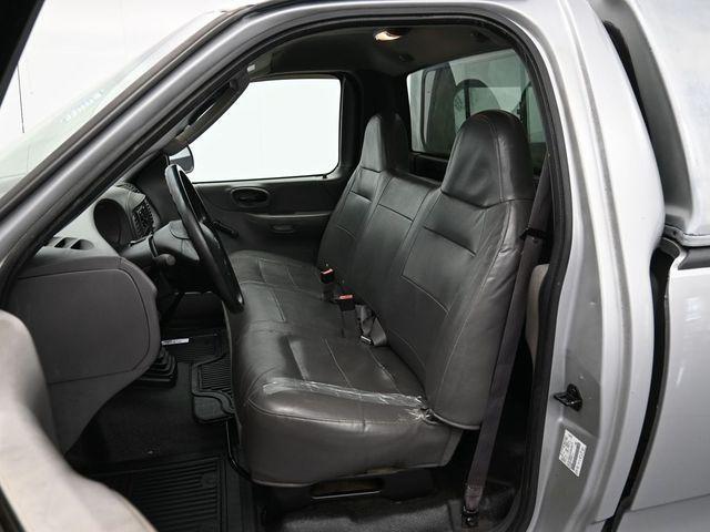 Photo of 2003 Silver Clearcoat Metallic Ford F-150