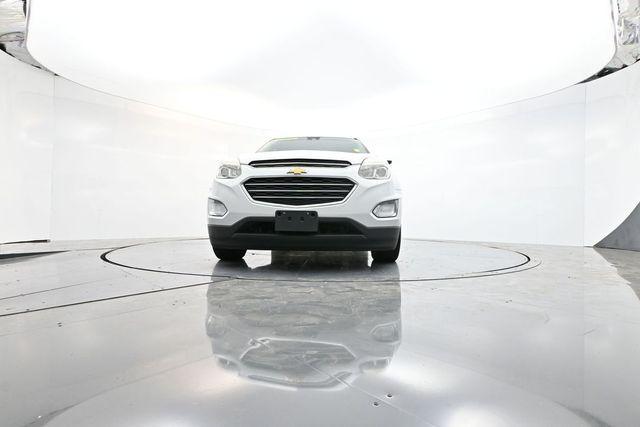 Photo of 2017 Summit White Chevrolet Equinox