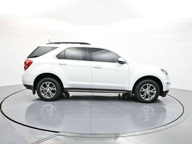 Photo of 2017 Summit White Chevrolet Equinox
