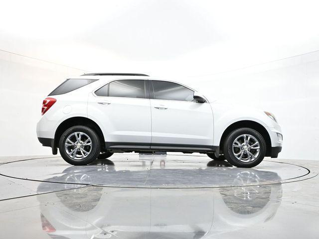 Photo of 2017 Summit White Chevrolet Equinox