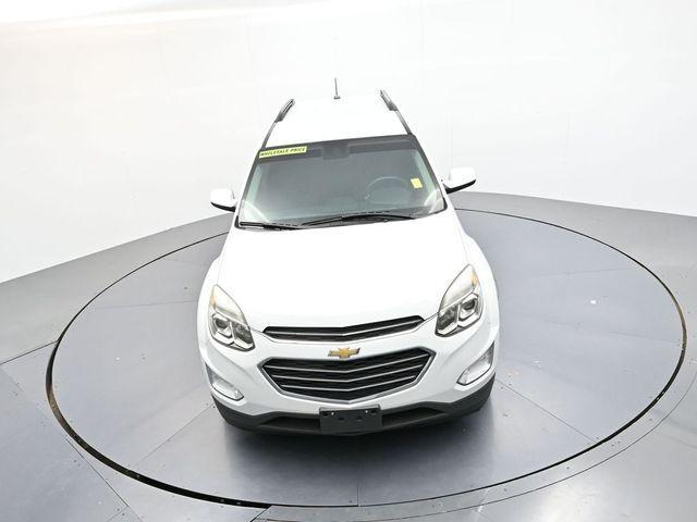 Photo of 2017 Summit White Chevrolet Equinox