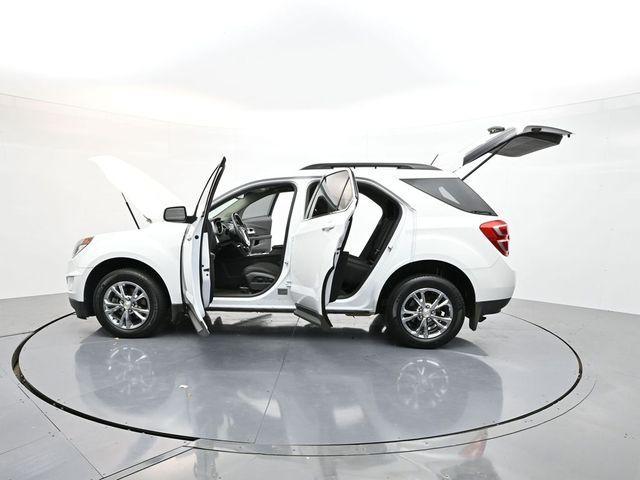 Photo of 2017 Summit White Chevrolet Equinox