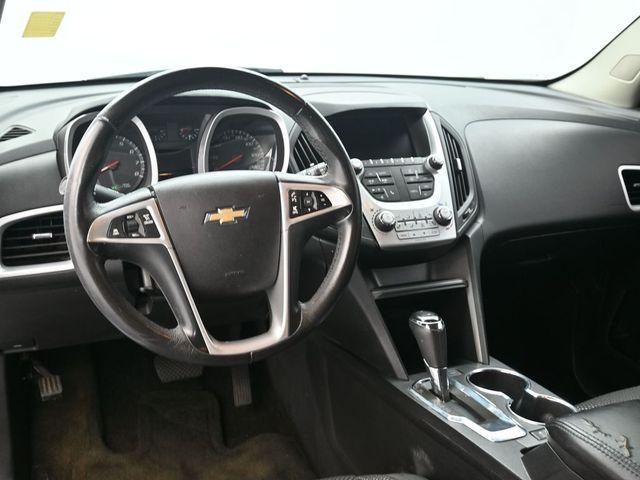 Photo of 2017 Summit White Chevrolet Equinox