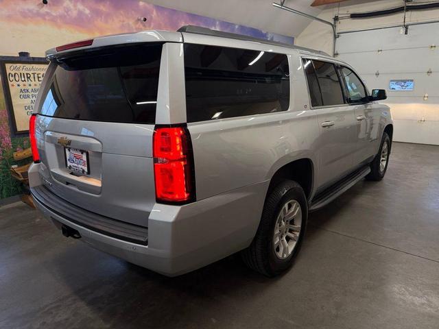 Photo of 2018 Silver Ice Metallic Chevrolet Suburban
