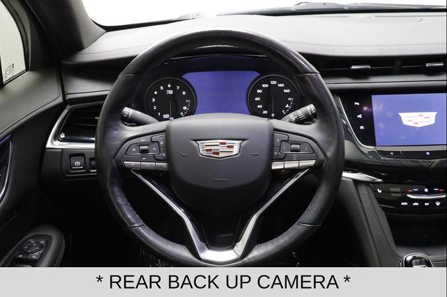 Photo of 2020 Crystal White Tricoat Cadillac XT6