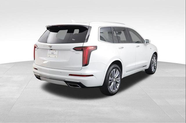 Photo of 2020 Crystal White Tricoat Cadillac XT6