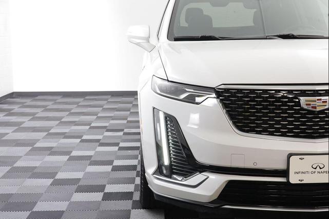 Photo of 2020 Crystal White Tricoat Cadillac XT6