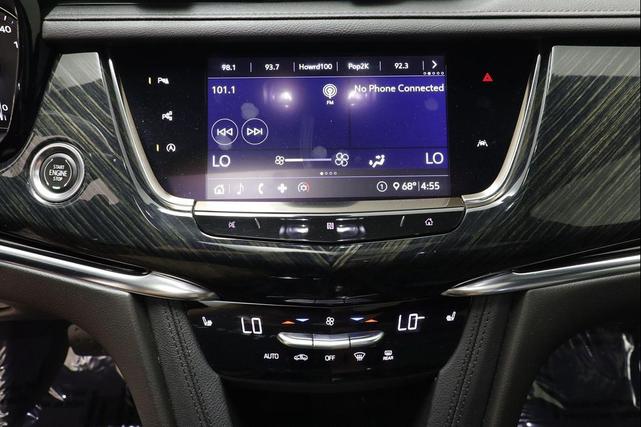 Photo of 2020 Crystal White Tricoat Cadillac XT6