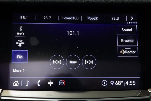 Photo of 2020 Crystal White Tricoat Cadillac XT6