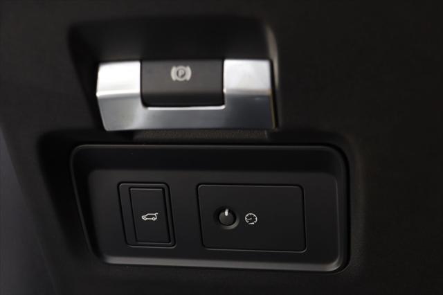 Photo of 2020 Fuji White Land Rover Range Rover Evoque