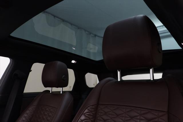 Photo of 2020 Fuji White Land Rover Range Rover Evoque