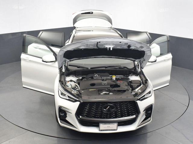Photo of 2024 Radiant White INFINITI QX50