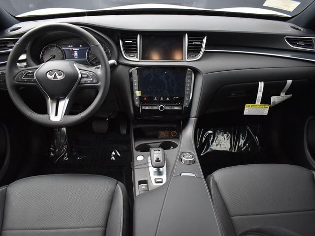 Photo of 2024 Radiant White INFINITI QX50
