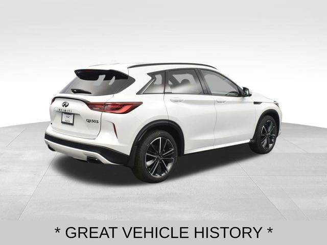 Photo of 2024 Radiant White INFINITI QX50