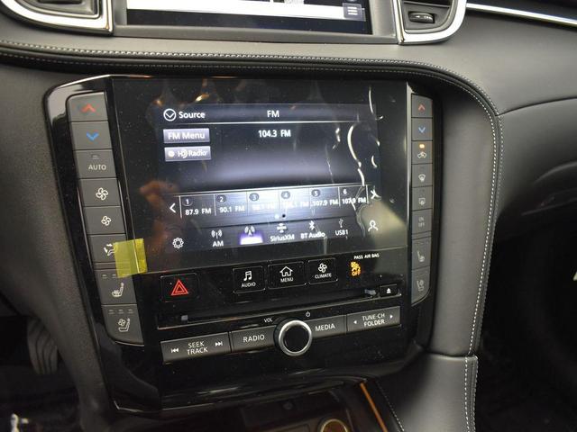 Photo of 2024 Radiant White INFINITI QX50