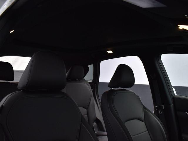 Photo of 2024 Radiant White INFINITI QX50