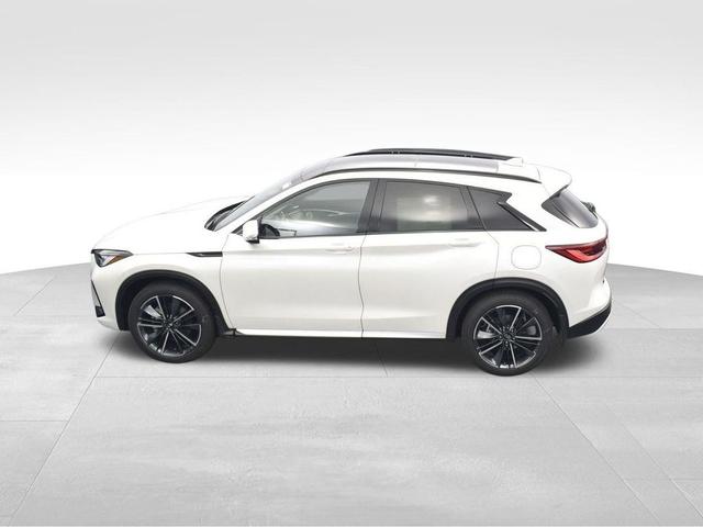 Photo of 2024 Radiant White INFINITI QX50