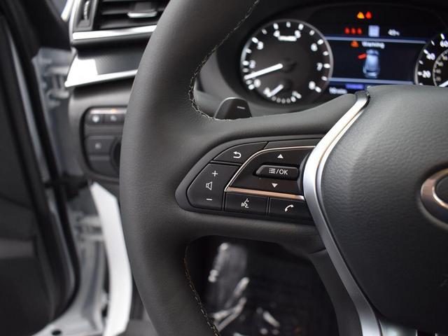 Photo of 2024 Radiant White INFINITI QX50